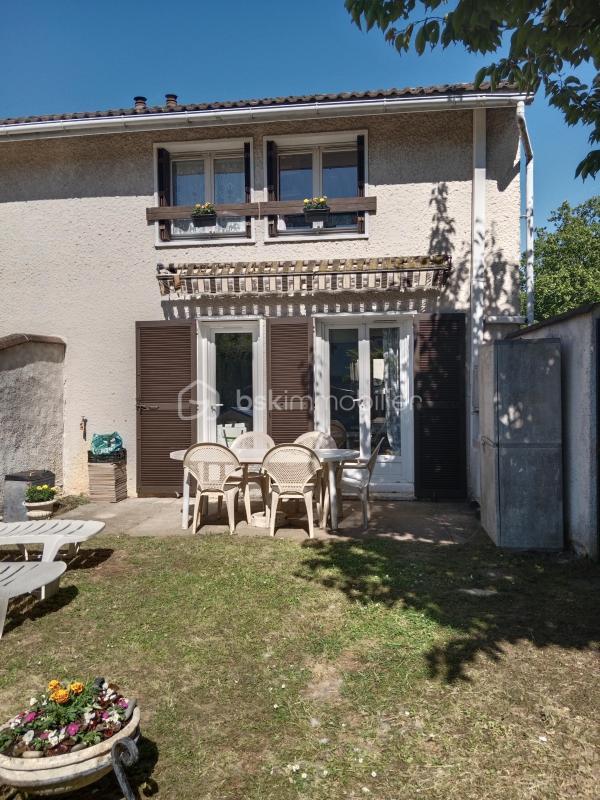 Maison traditionnelle - 87 m² - 4 pièces