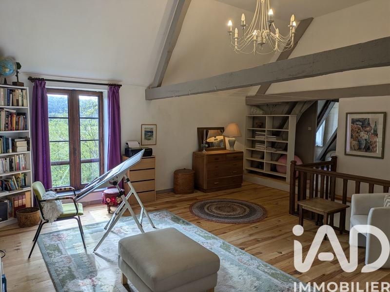 Maison - 217 m² - 6 pièces