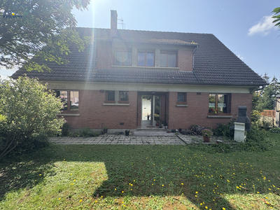 Maison - 220 m² - 9 pièces