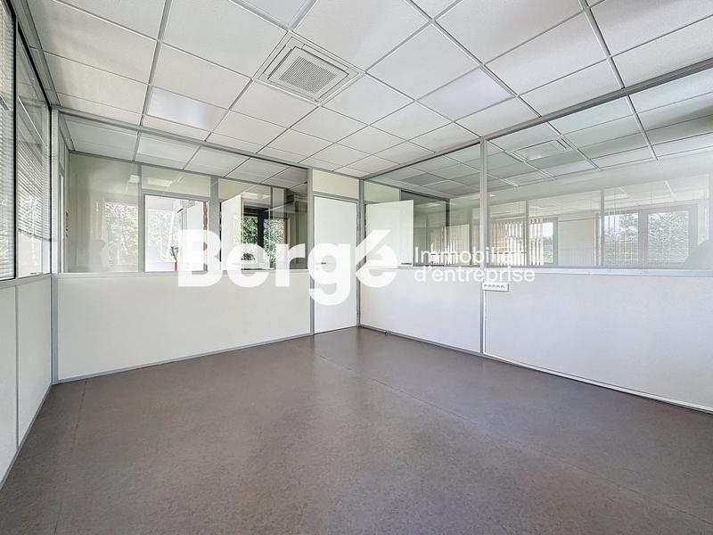 Bureau - 84 m²