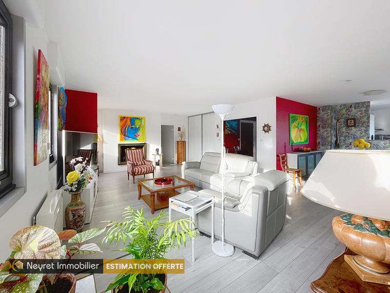 Appartement - 165 m² - 6 pièces