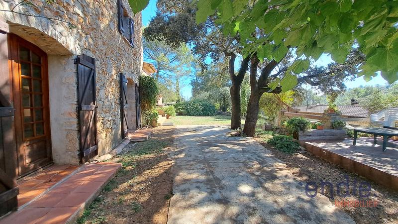 Maison - 180 m² - 5 pièces