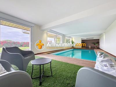 Maison - 278 m² - 8 pièces