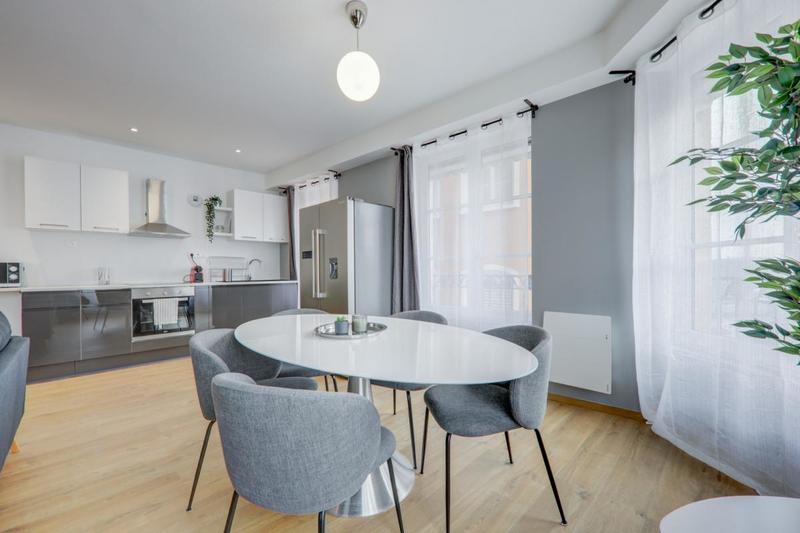 Appartement - 116 m² - 6 pièces