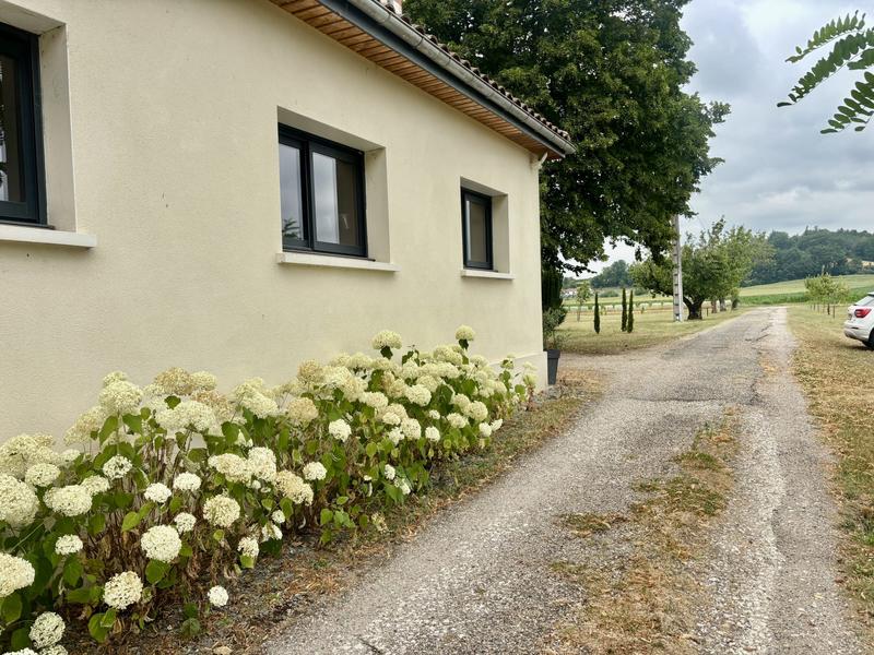 Maison - 250 m² - 8 pièces