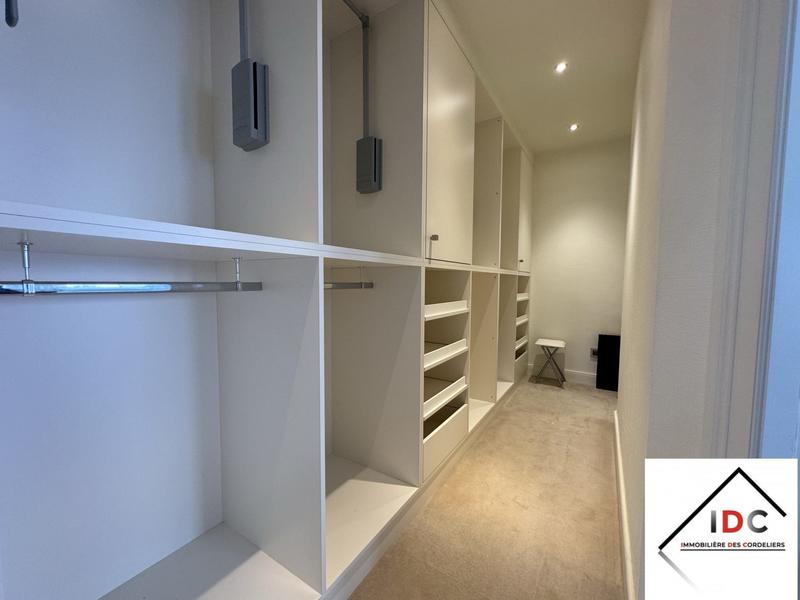 Appartement - 155 m² - 5 pièces