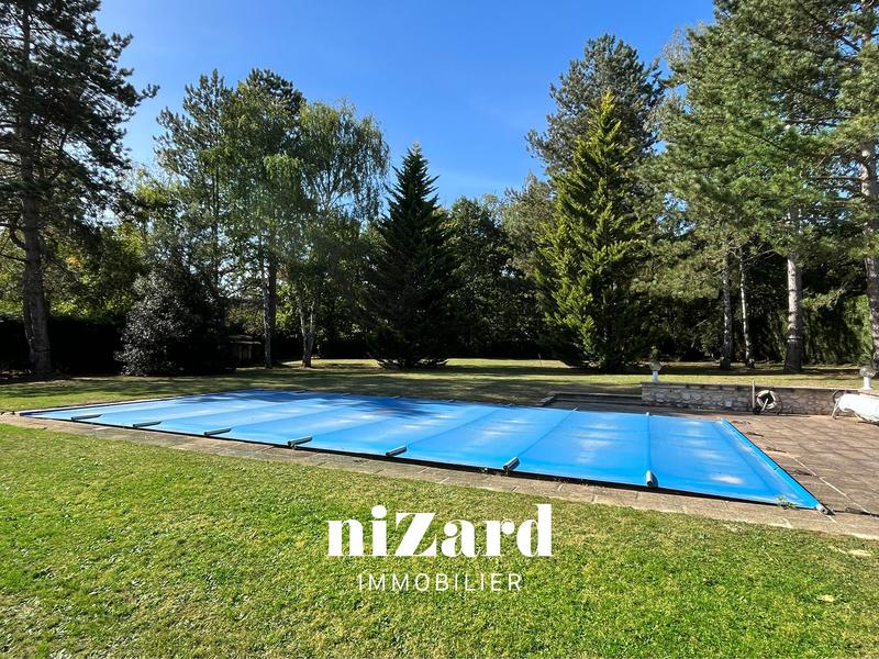 Maison traditionnelle - 171 m² - 7 pièces