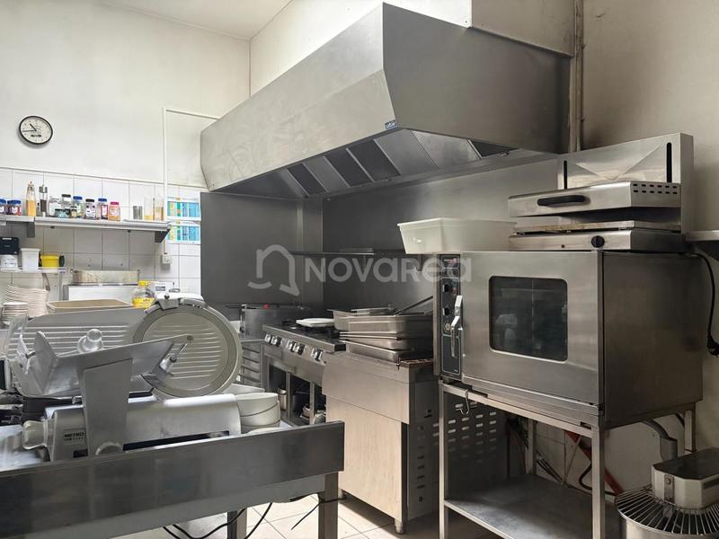 Local commercial - 165 m² - 3 pièces