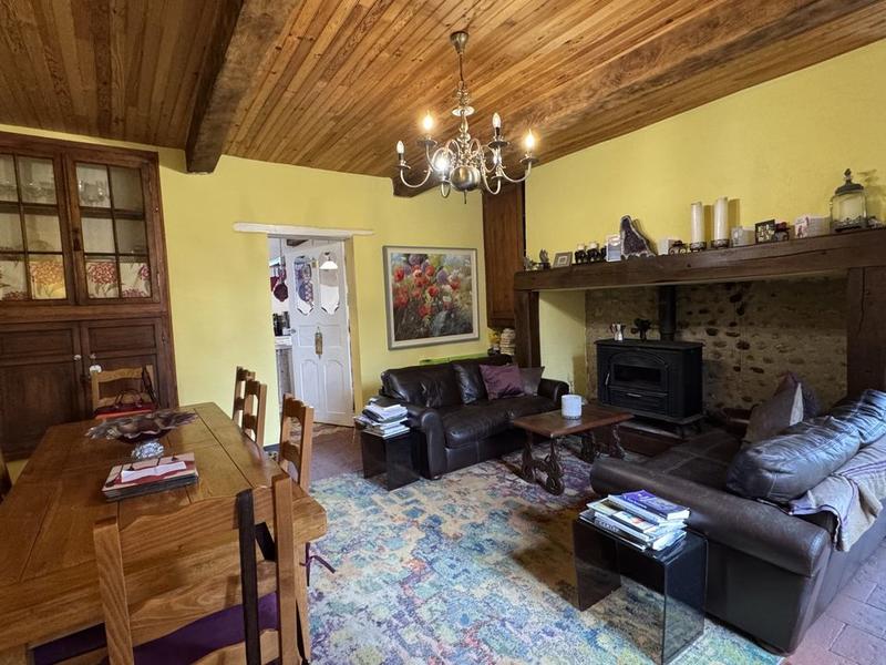 Maison ancienne - 450 m² - 12 pièces