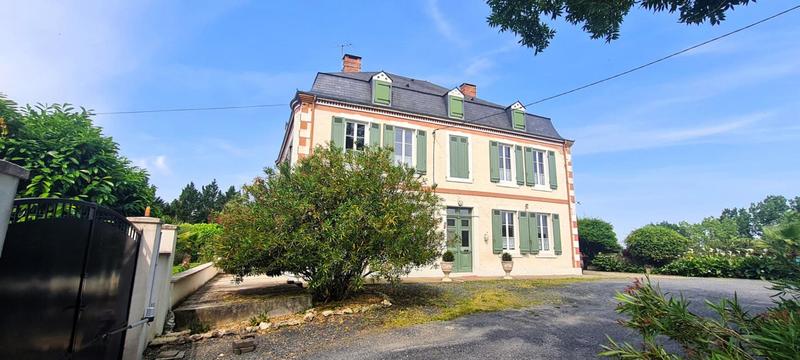 Maison - 320 m² - 7 pièces