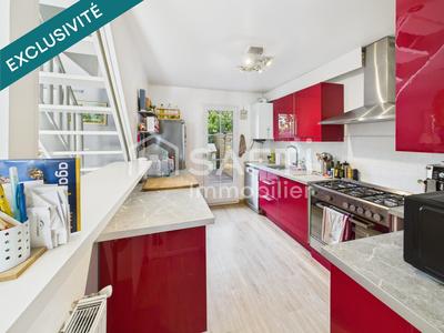 Maison - 97 m² - 5 pièces