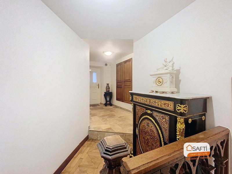 Maison - 290 m² - 10 pièces