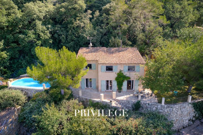 Maison - 144 m² - 5 pièces