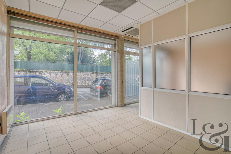 Local commercial - 95 m² - 3 pièces