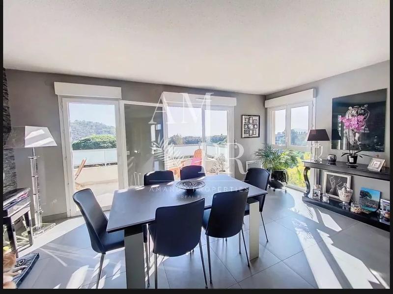 Appartement - 100 m² - 4 pièces