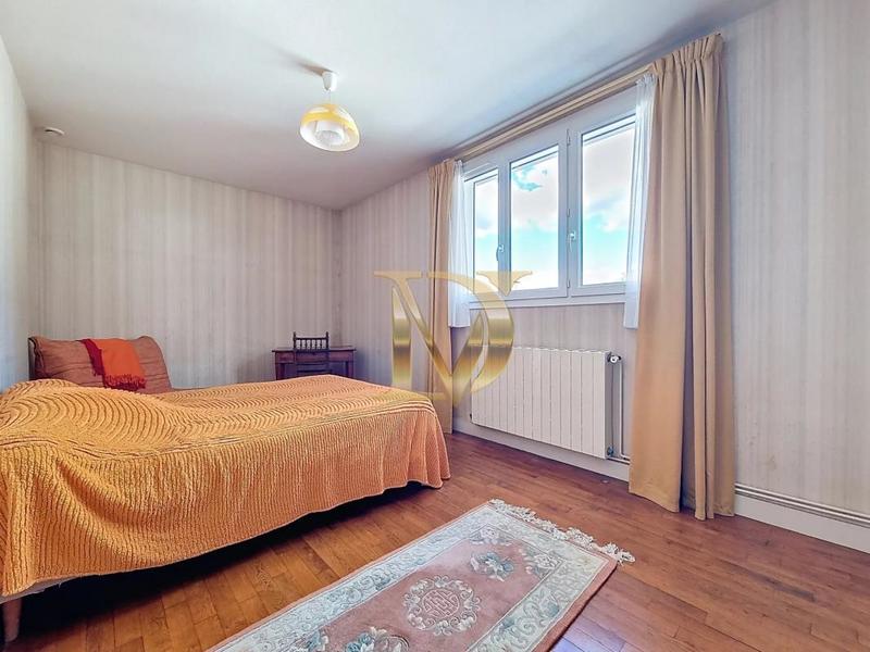 Château - 110 m² - 4 pièces