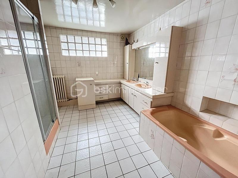 Corps de ferme - 222 m² - 8 pièces