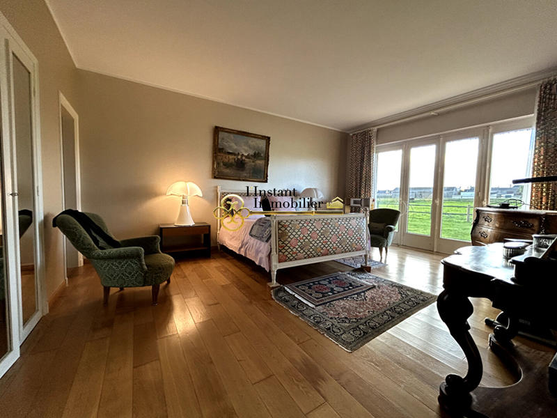 Demeure - 240 m² - 5 pièces