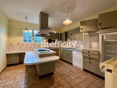 Maison - 183 m² - 5 pièces