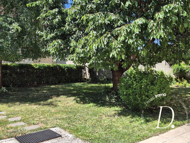 Maison - 221 m² - 9 pièces