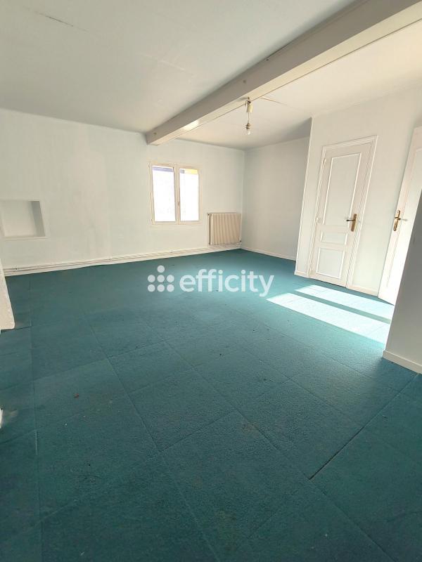 Maison - 310 m² - 12 pièces