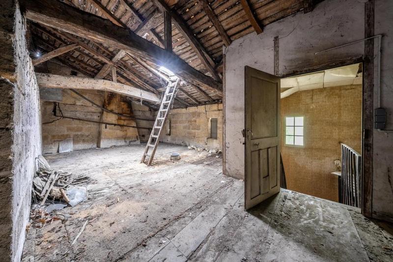 Maison en pierre - 200 m² - 8 pièces