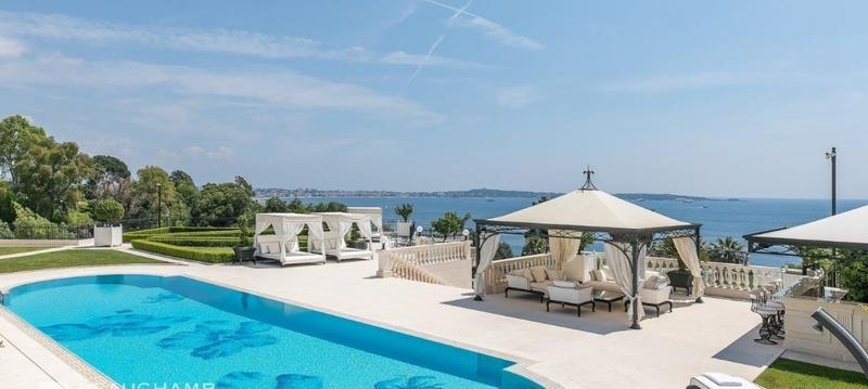 Villa - 1 000 m² - 18 pièces