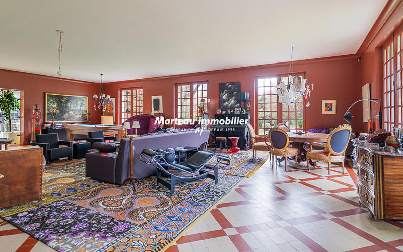 Demeure - 589 m² - 15 pièces