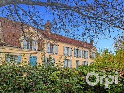 Propriété - 181 m² - 6 pièces