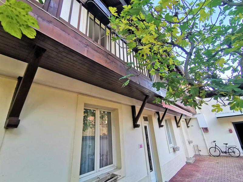 Immeuble - 330 m² - 25 pièces