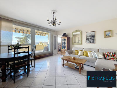 Appartement - 77 m² - 3 pièces