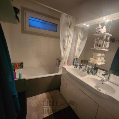 Maison - 90 m² - 5 pièces