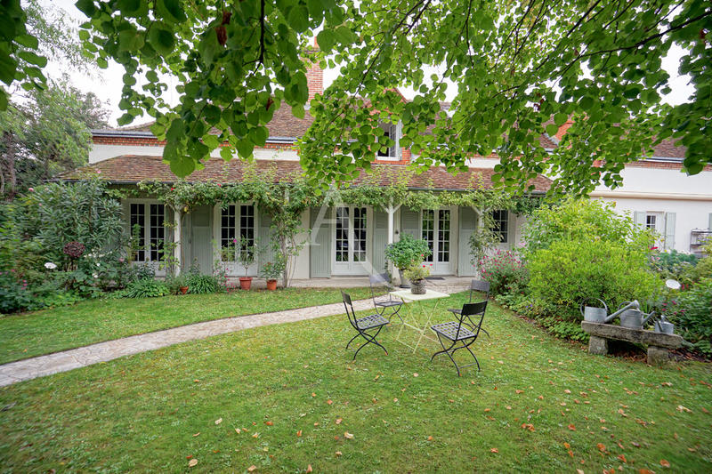 Maison - 200 m² - 6 pièces