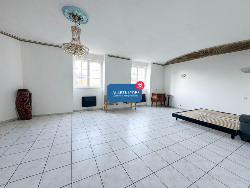 Maison - 203 m² - 5 pièces