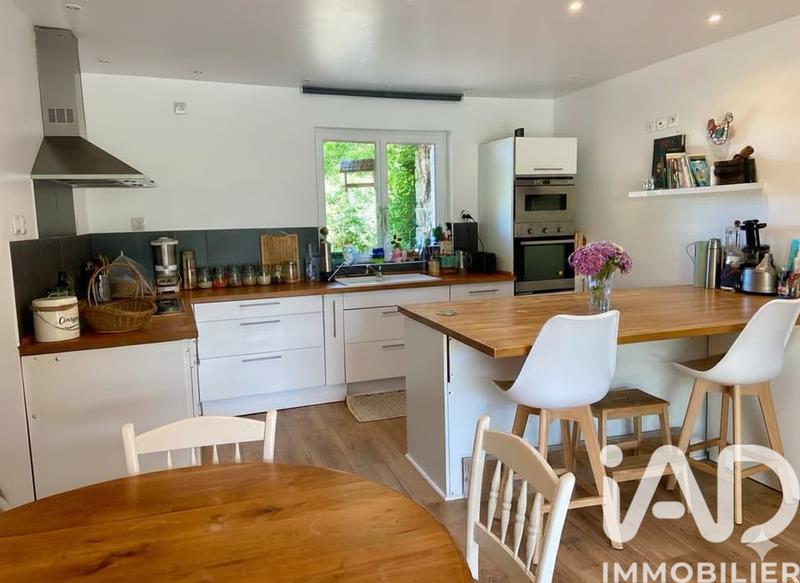 Maison - 210 m² - 7 pièces