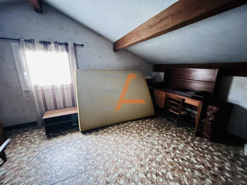 Maison - 237 m² - 9 pièces