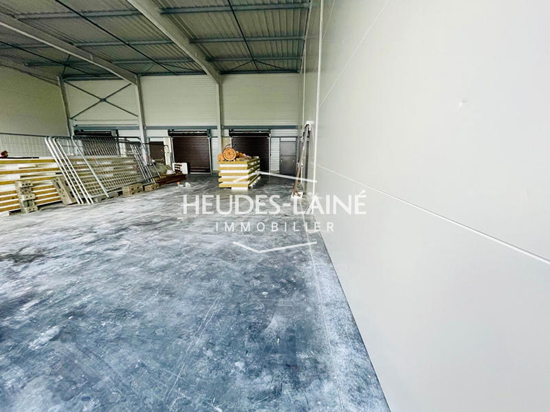 Local commercial - 166 m² - 1 pièce