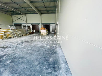 Local commercial - 166 m² - 1 pièce