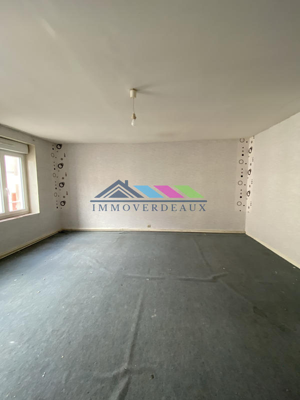 Immeuble - 140 m² - 8 pièces