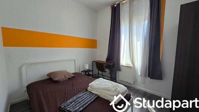 Chambre - 12 m² - 1 pièce