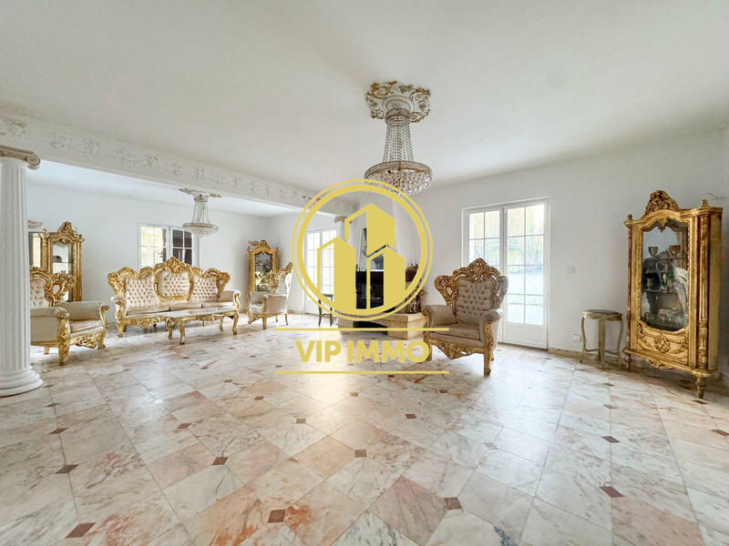 Maison - 203 m² - 5 pièces