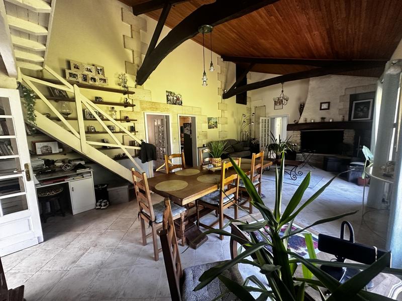 Maison ancienne - 211 m² - 6 pièces