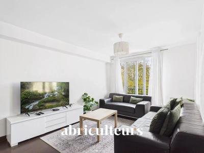 Appartement - 90 m² - 5 pièces