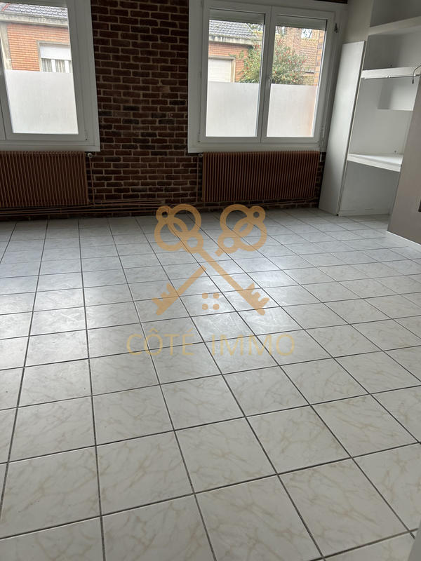 Maison - 250 m² - 8 pièces