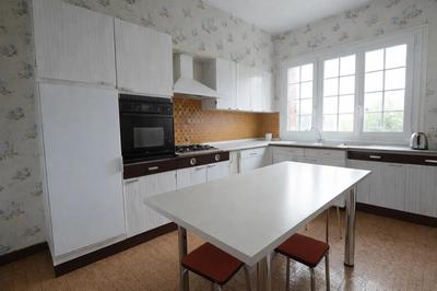 Maison - 231 m² - 8 pièces