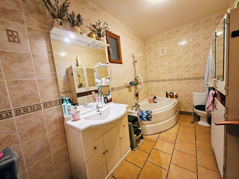 Maison - 137 m² - 4 pièces