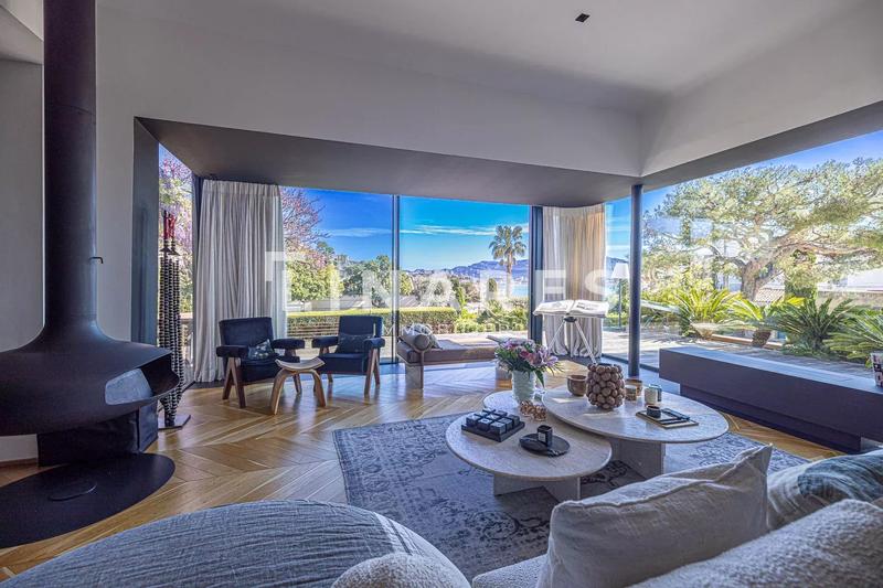 Villa - 250 m² - 5 pièces