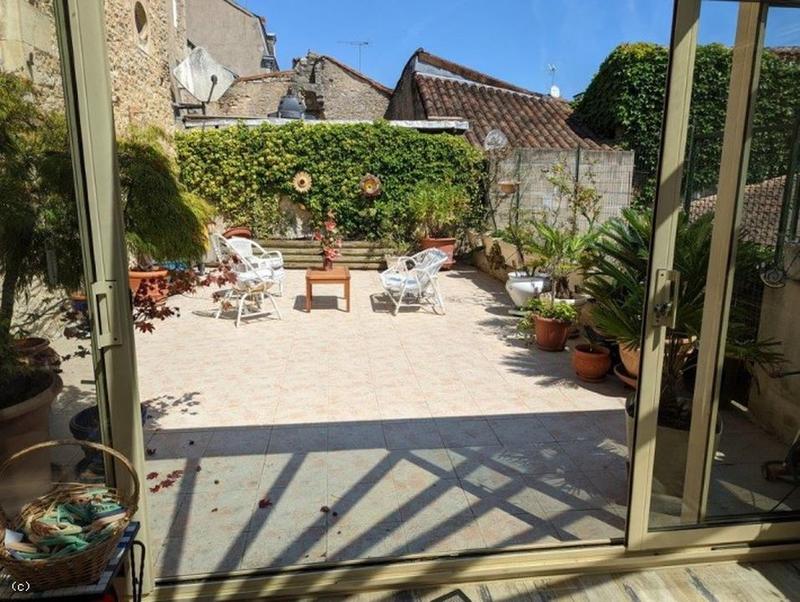 Maison - 212 m² - 7 pièces