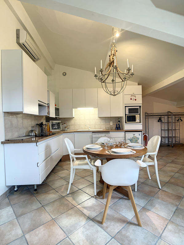 Maison - 264 m² - 7 pièces