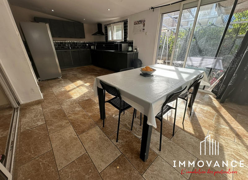 Maison - 99 m² - 5 pièces